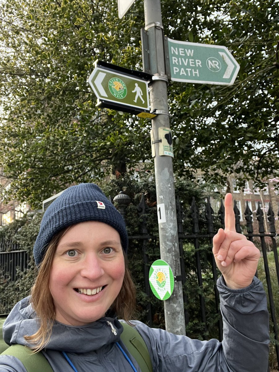 Happy #FingerpostFriday from the two most recent routes I’ve completed - the #NewRiverPath and the #GreenLinkWalk 🪧