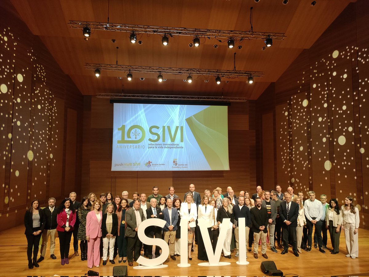Foto de familia del cluster SIVI. Finaliza así el Encuentro del Sector de los Cuidados. Feliz 10 aniversario. Muchas gracias a todos por vuestra asistencia y trabajo en el ecosistema SIVI!
