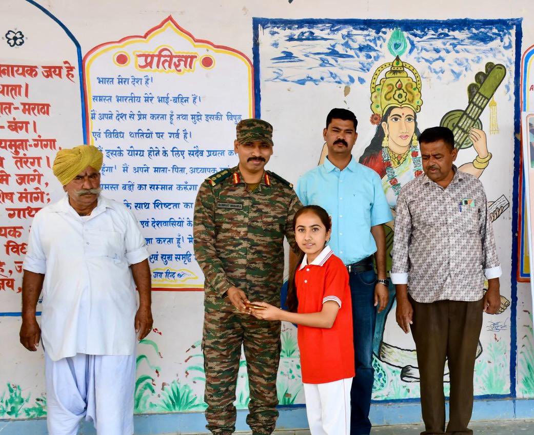 #NariShakti On behalf of #IndianArmy, #BograBrigade launched 'Project Neev' at Chuli, a border village in #Barmer. A ten weeks #Training program will focus on empowering 25 young underprivileged girls with all round holistic, cognitive & physical development. #KonarkCorps