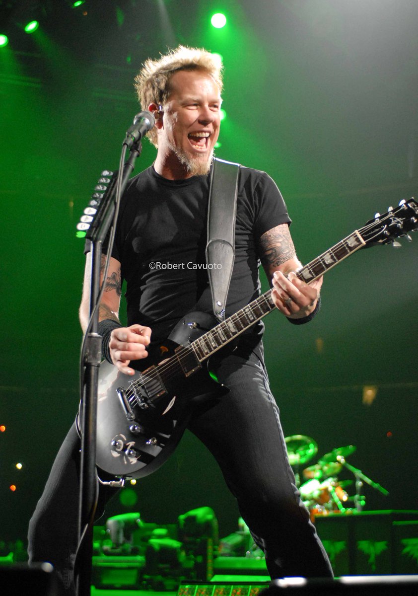 James Hetfield of #METALLICA smiling away! @Metallica @MetallicaNacion @BookOfMetallicA @TheMetalliHat @ult_metallica #METALLIC @papahetfield81 @ESPGuitarsUSA @KerrangMagazine @Revolvermag @ClassicRockMag @Loudwire @GuitarWorld @GuitarPlayerNow @Guitarist_Mag @MetalHammer