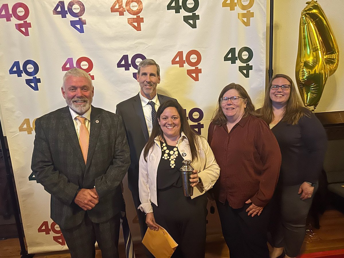 Congrats Lisa Champion, special education teacher at Brinckerhoff—a recipient of the @DCRCOC Top Forty Under 40 Mover & Shaker Award. It’s given to people who have shown a strong commitment to the Hudson Valley, based on professional and community achievements! @drbonkwcsd