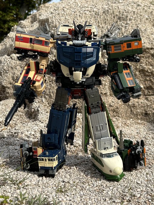 ついにライデン君を合体させた 言い訳不可能なレベルのズングリ体型だが問答無用な迫力がある 