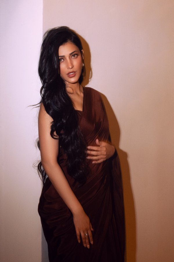 GK9np9HaYAAWlng?format=jpg&name=900x900