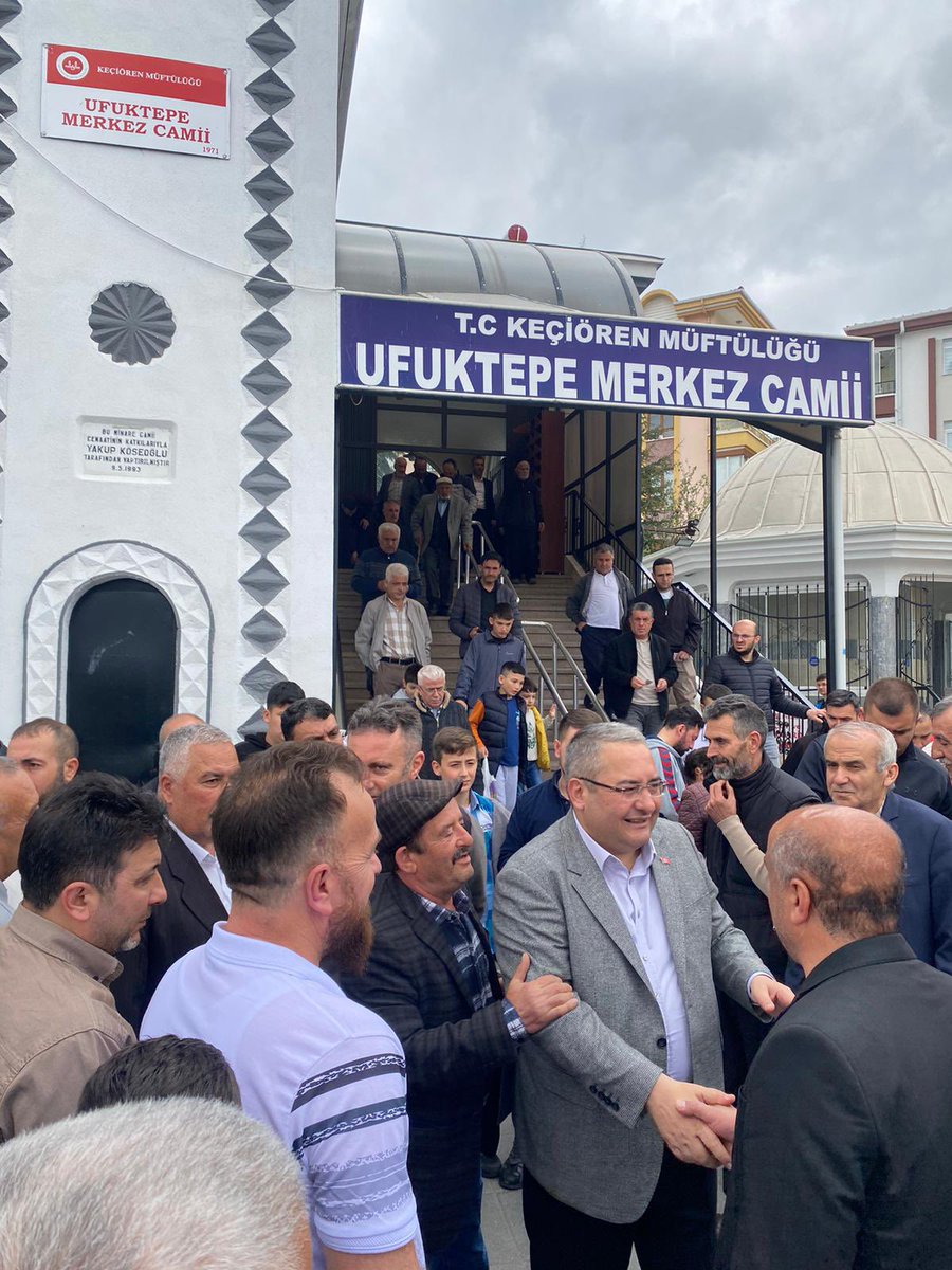 Ufuktepe Merkez Camii’nde halkımızla hem bayramlaştık hem de cuma namazımızı eda ettik. Tüm sorunlarınızı ve dertlerinizi dinleyeceğimize, her zaman yanınızda olacağımıza söz veriyoruz.