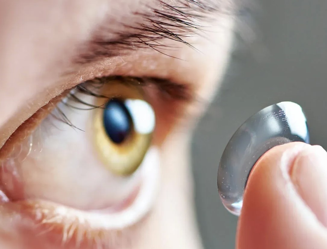 Healing eyes with contact lenses ow.ly/58Bi50R2qXo #contactlenses