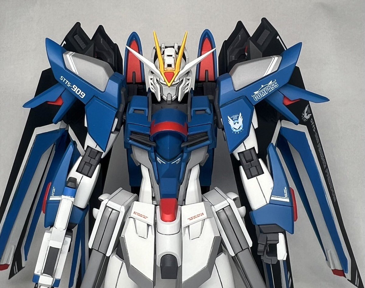 sei_hahbu's tweet image. HG ライジングフリーダム 完成しました!
全身延長して特にこだわったのは翼です!!
延長した翼のラインを綺麗にするのに一月以上かかりました。。
まあ、遅延の原因はモンハン熱が再燃したせいもありますが。。。
#ガンプラ
#ガンダムSEEDFREEDOM
#gunpla
#GUNDAM