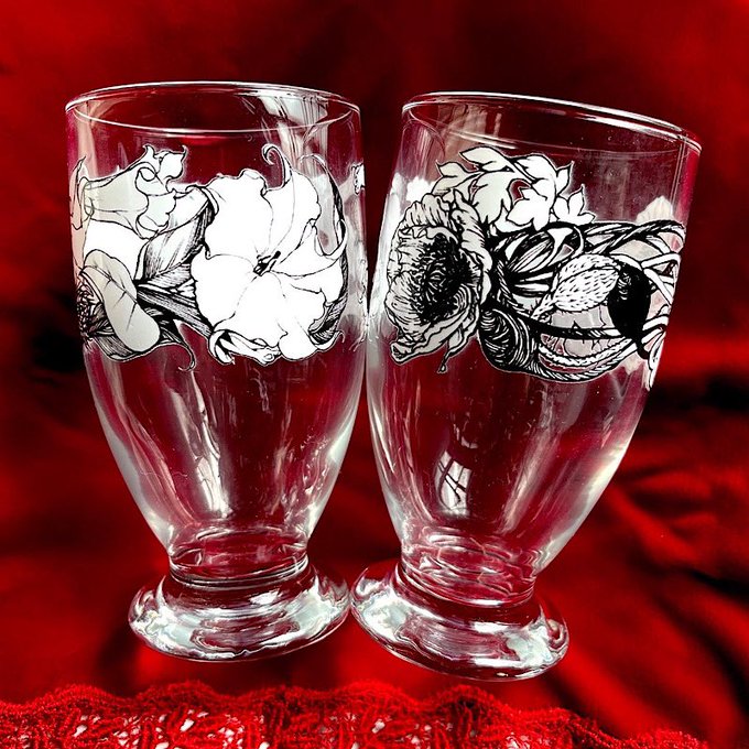 「drinking glass flower」 illustration images(Latest)
