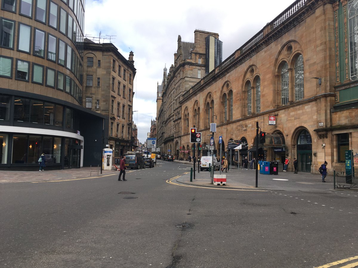 📣Hope St - roadworks closure for bus infrastructure upgrade. 🚌👍 From Mon-Fri next week the street will be closed to traffic between Argyle St & Bothwell St to allow work to be completed. Local diversions in place. Please check with your bus operator on revised routes.