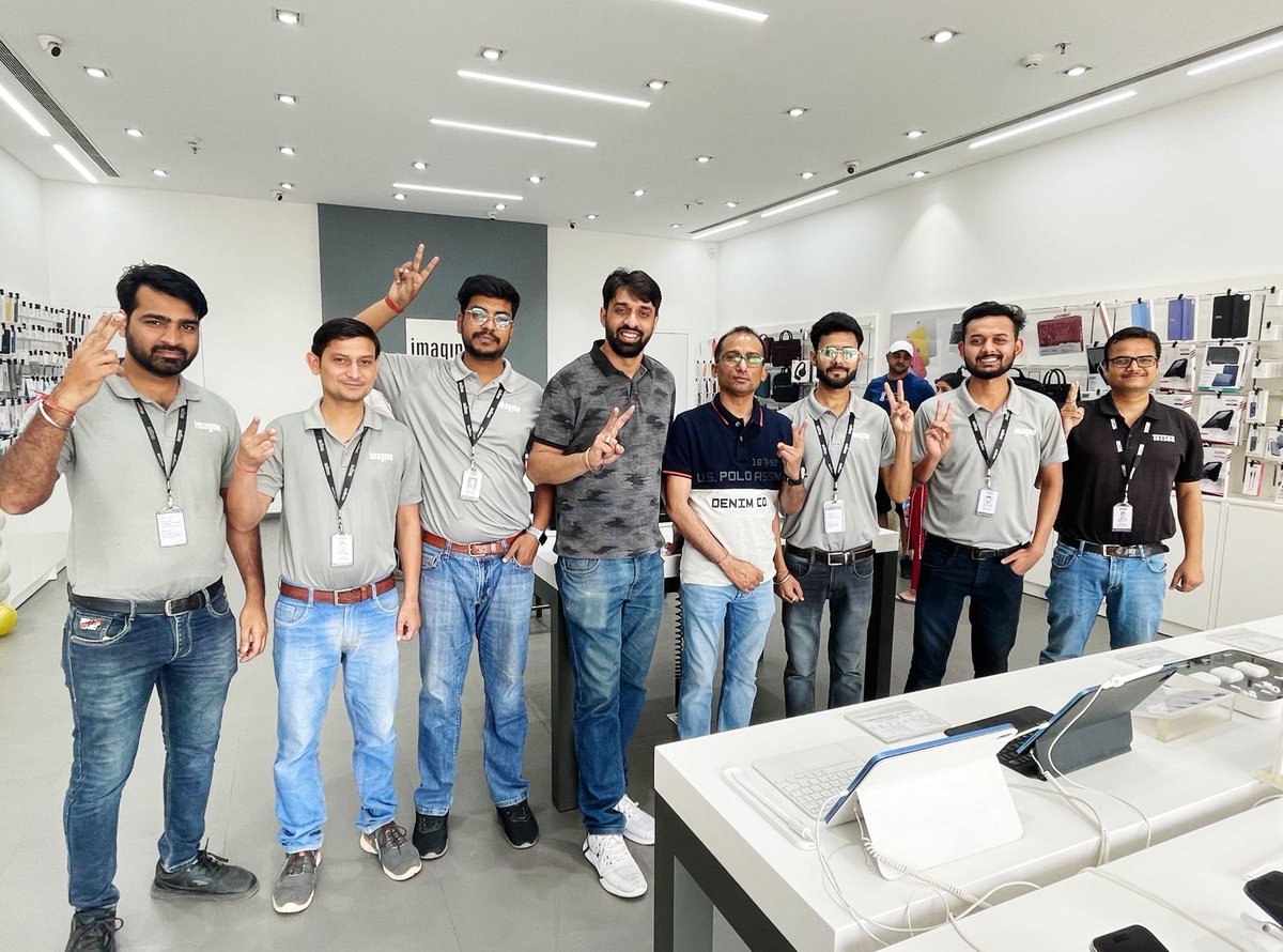 Celebrate our 2nd anniversary at IRIS Broadway, Gurugram Sector - 85, where team spirit runs high! Enjoy exclusive deals on Apple Products crafted with our energetic vibe in mind. Join us now! Book Offer @ bit.ly/IMGIRIS 📞 82874-82874 #Apple #Tresor #Imagine #iPhone