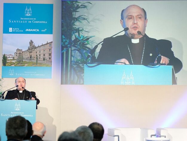 Prieto: 'No limitemos la empresa a balances y beneficios, sino también a familia y trabajo': “Quiero agradecer -prosiguió en su saludo el pastor gallego- la labor de los empresarios; desde la pequeña empresa familiar a la gran empresa, ese gran abanico… dlvr.it/T5Q38x