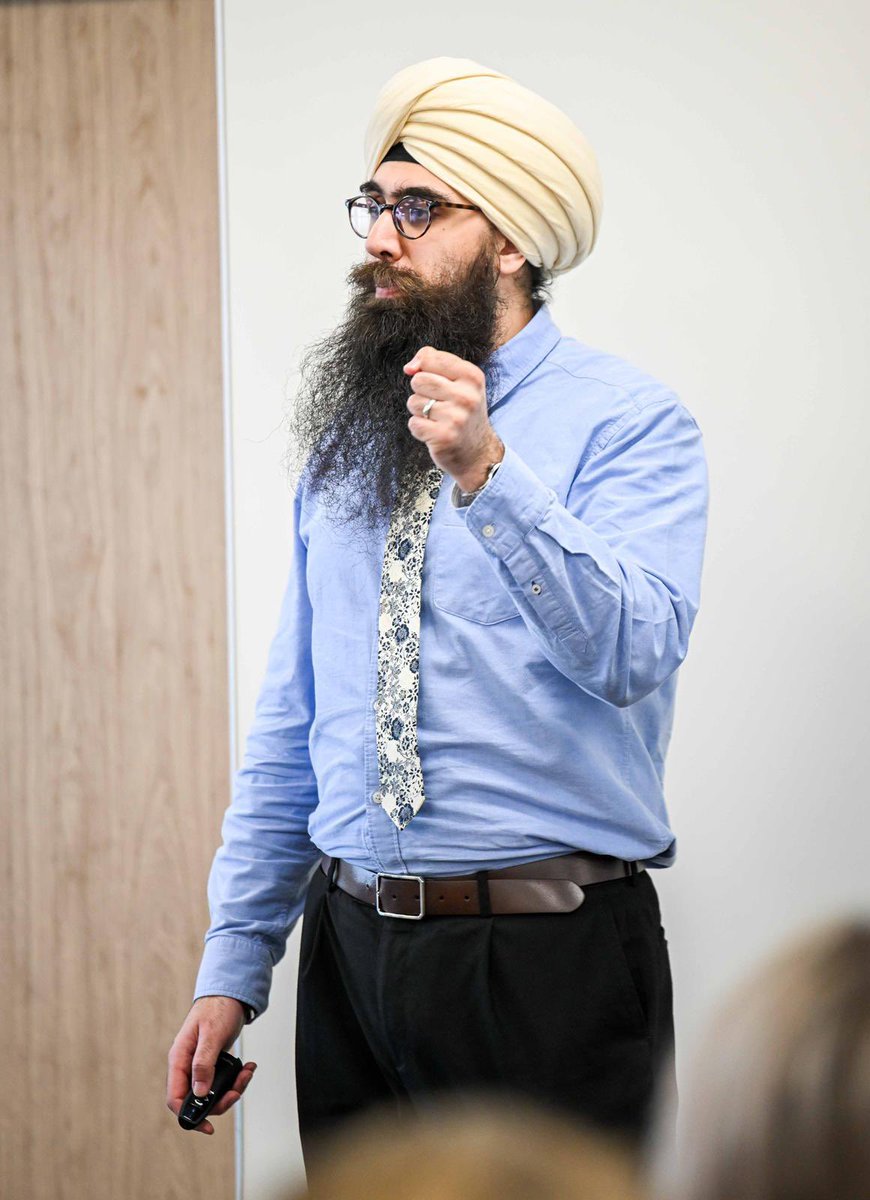 “Thought provoking ideas from @SinghAmarbeerG during the session on Getting Students Thinking Hard about Learning as part of the #LGATEduCon.” Mr Fothergill Assistant Principal at @walthamtollbar.