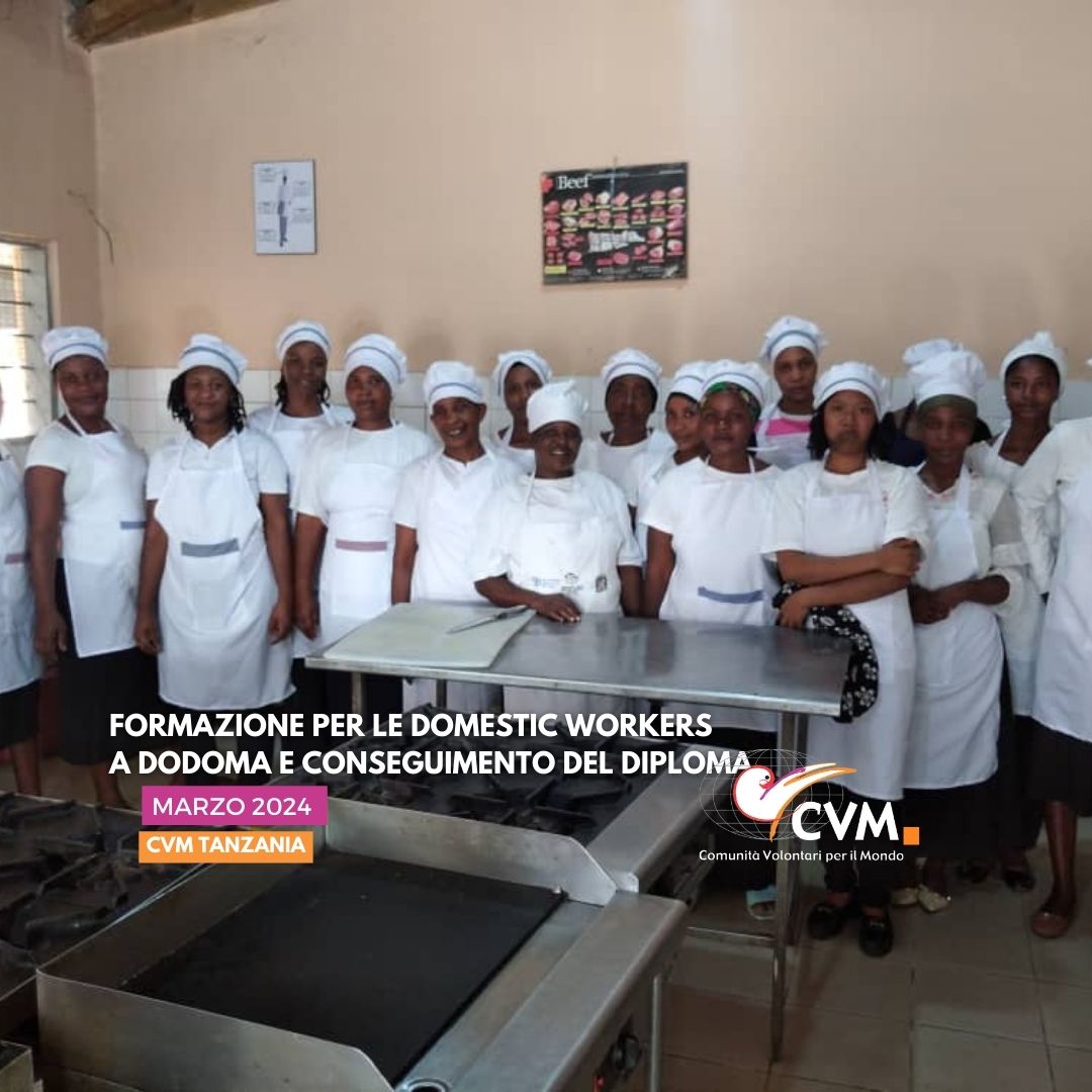 Dodoma, #Tanzania 
Dopo un corso di formazione intensivo organizzato da <a href="/CVM_AN/">CVM</a> sulla gestione della casa, la preparazione del cibo e l'accudimento, un gruppo di giovani domestic workers ha ottenuto il diploma, che attesta la loro formazione professionale
#lavoro #domesticworkers