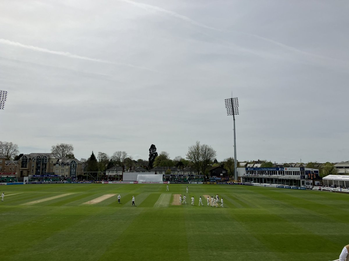 CRICKET Essex 123-2 at lunch on day one against Kent at Chelmsford. 🏏 Kent had the hosts 10-2 with Agar and Garrett striking. Since then a century partnership between Elgar 54* and Cox 51* against his former side have prevailed. #bbccricket