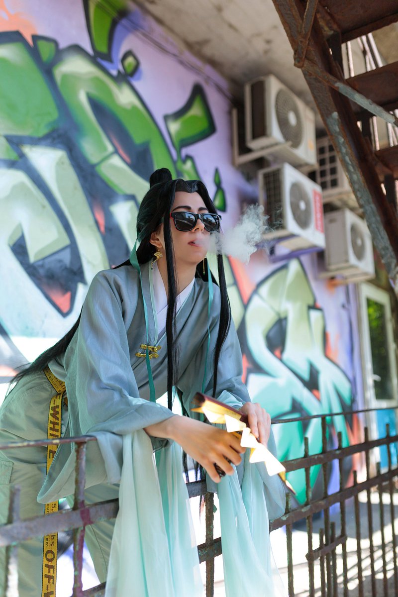 Millennial vibes 😎🥒 🎋 modern!Shen Qingqiu: me 🌟 Ph: @zukomiwalker #svsss #ShenQingqiu