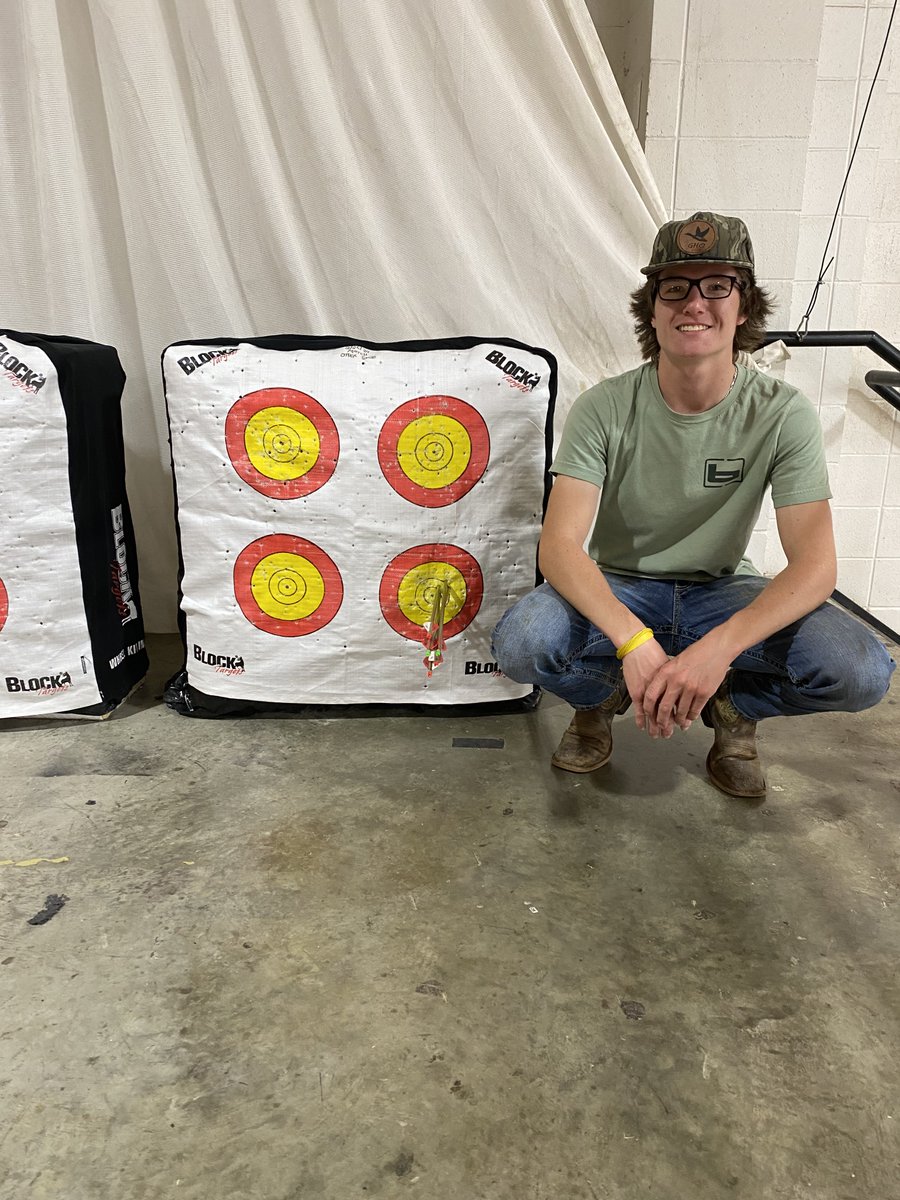 CorinthArchery's tweet photo. Last practice before All Star Weekend. Why not have a day?
Hunter King with 3 perfect 50s yesterday.
Good luck to Hunter, Kate & Lexi as they represent ๐ดโซ๏ธ๐น this weekend at All Stars.
#shootersshoot #whoyawith #ctown https://t.co/nyK7X8oNPp