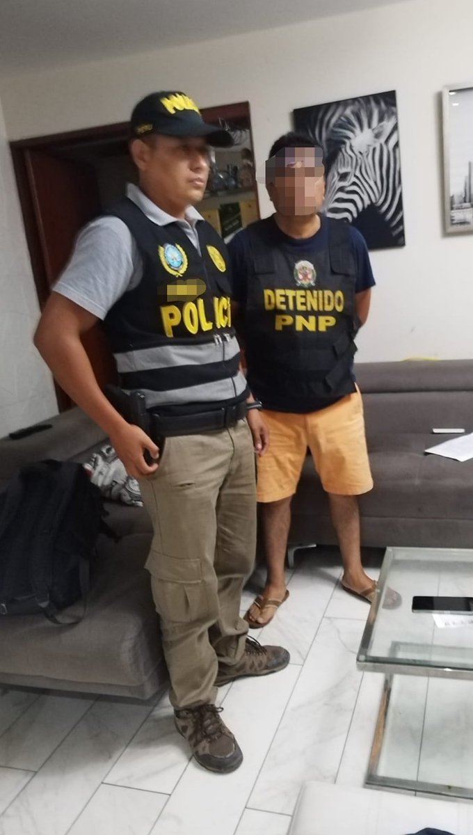 #Lima 📷 | Agentes de la #Diviac, desarticularon a la banda criminal Los Elegantes de San Juan de Lurigancho, quienes mediante influencias habrían realizado trámites fraudulentos para apoderarse de inmuebles. Se detuvo a 7 presuntos integrantes y 23 inmuebles fueron allanados.