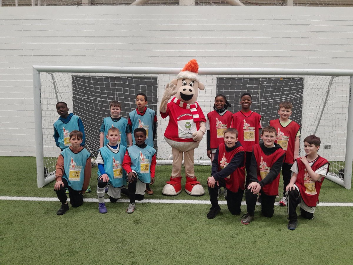 Earlier this week at Go Fitba the young people had a special visit from Donny The Sheep 🔴 @ScotFANorth @CashBackScot #C4BC