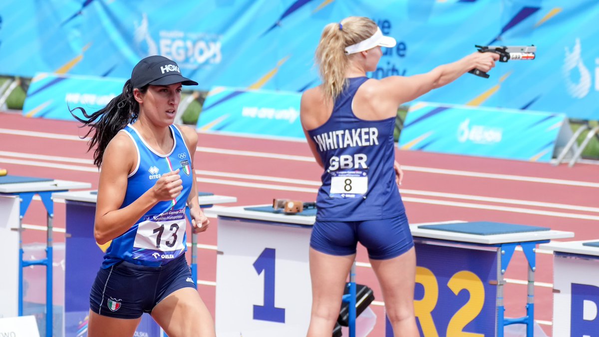 🗣️ “Nello sport e nella vita, ciò che conta è dare il massimo”. La campionessa iridata di pentathlon moderno, Elena Micheli, racconta all’#ItaliaTeamTV il suo cammino verso i Giochi. ▶️ bit.ly/3xwx9gn 👉🏻 bit.ly/4cQsc1T #RoadToParis2024 @Federpentathlon