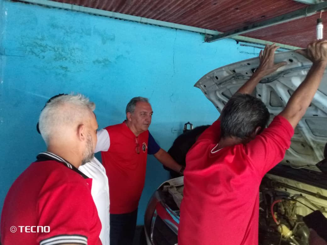 cubacooperaven's tweet photo. Fructífero intercambio con el el Jefe de Logística de la Dirección nacional en el estado Delta Amacuro.
#CubaPorLaVida
#CubaCoopera https://t.co/uXdM0NAFaC
