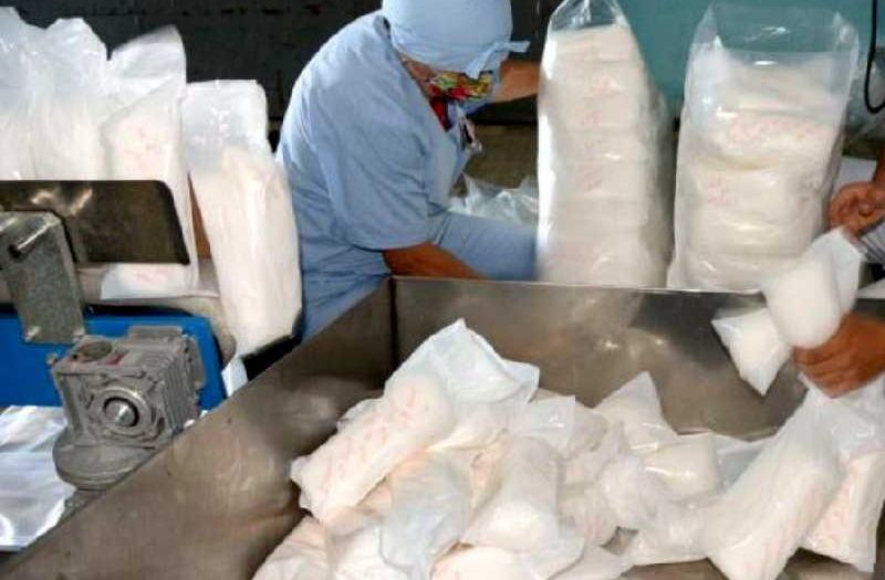 La fábrica de almohadillas sanitarias de #SanctiSpíritus labora para recuperar el atraso en las entregas del primer trimestre del año escambray.cu/?p=329761 #Cuba
