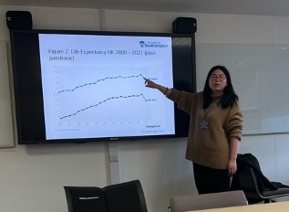 Meet the Lecturer: Dr Fei Wang! Joining @unisouthampton's Department of Gerontology in 2023, Dr Wang brings a wealth of expertise in ageing research. From social determinants to policy evaluation, she's shaping the future of gerontology. #AgeingResearch #AcademicTwitter