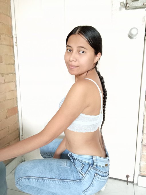 Con una carita de 😇 pero es mas de 😈 https://t.co/zwaIrsdvNW<a href="/tag/latina"class="tags"><span>#latina</span></a><a href="/tag/findesemana"class="tags"><span>#findesemana</span></a><a href="/tag/vierneshot"class="tags"><span>#vierneshot</span></a><a href="/tag/onlyfan"class="tags"><span>#onlyfan</span></a>