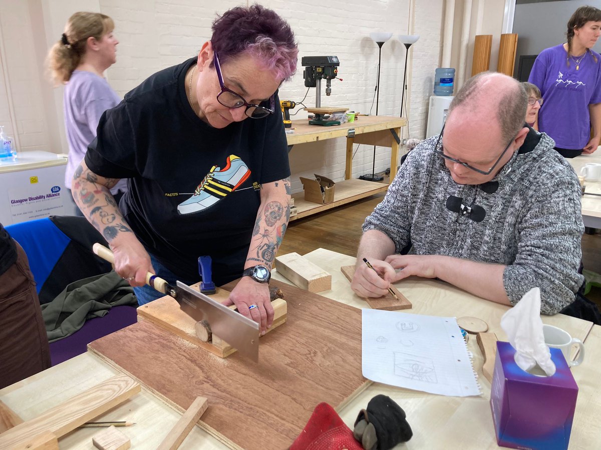 GDA__online's tweet image. We&apos;ve been busy! Big thanks to @BoomerangWood for bringing their woodworking activities to us, &amp;amp; the #MultiplyProgramme for funding this work!

GDA members selected a wood type and created keyrings and crafts, getting to grips with the Japanese saw and pillar drill. Lots of fun!