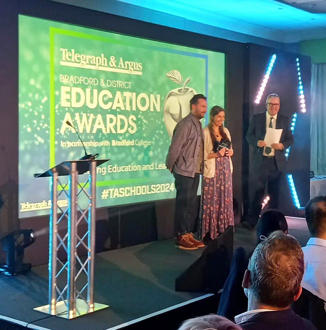 We were delighted to sponsor the @Bradford_TandA 2024 Education Awards, which took place last night. Presenting the award for Secondary School of the Year, Tom Milner, UK Project Manager, was honoured to give this prestigious trophy to the amazing Hazelbeck School in Bingley 👏
