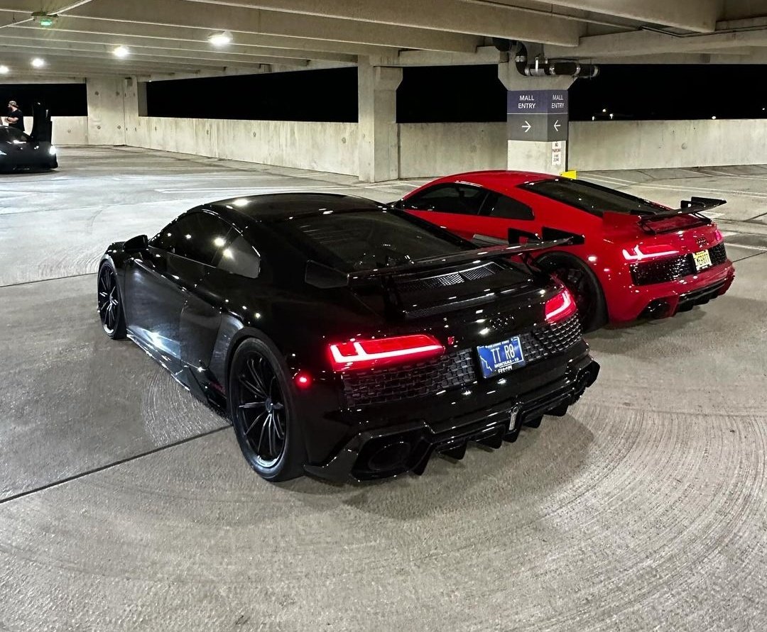 WorldWideCarsTM's tweet photo. ❤️🖤 https://t.co/rpJow5Q6FW