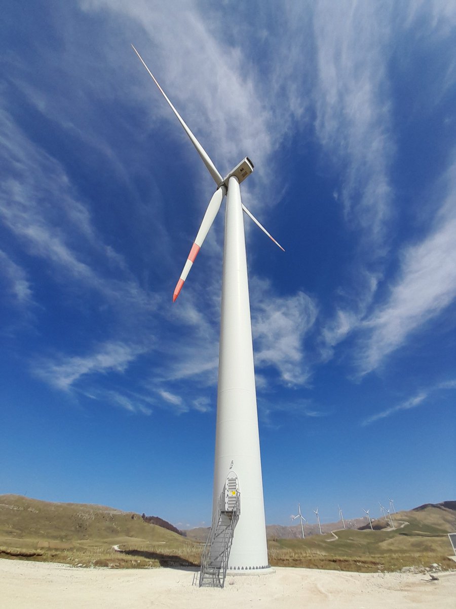 Glad to have taken part in your visit @USAmbMNE. The impressive @Akuo_Energy🇫🇷 wind farm in #Krnovo supplies green electricity to 5% of the Montenegrin population. A concrete contribution of 🇫🇷 and 🇺🇸 know-how to the energy transition in 🇲🇪!