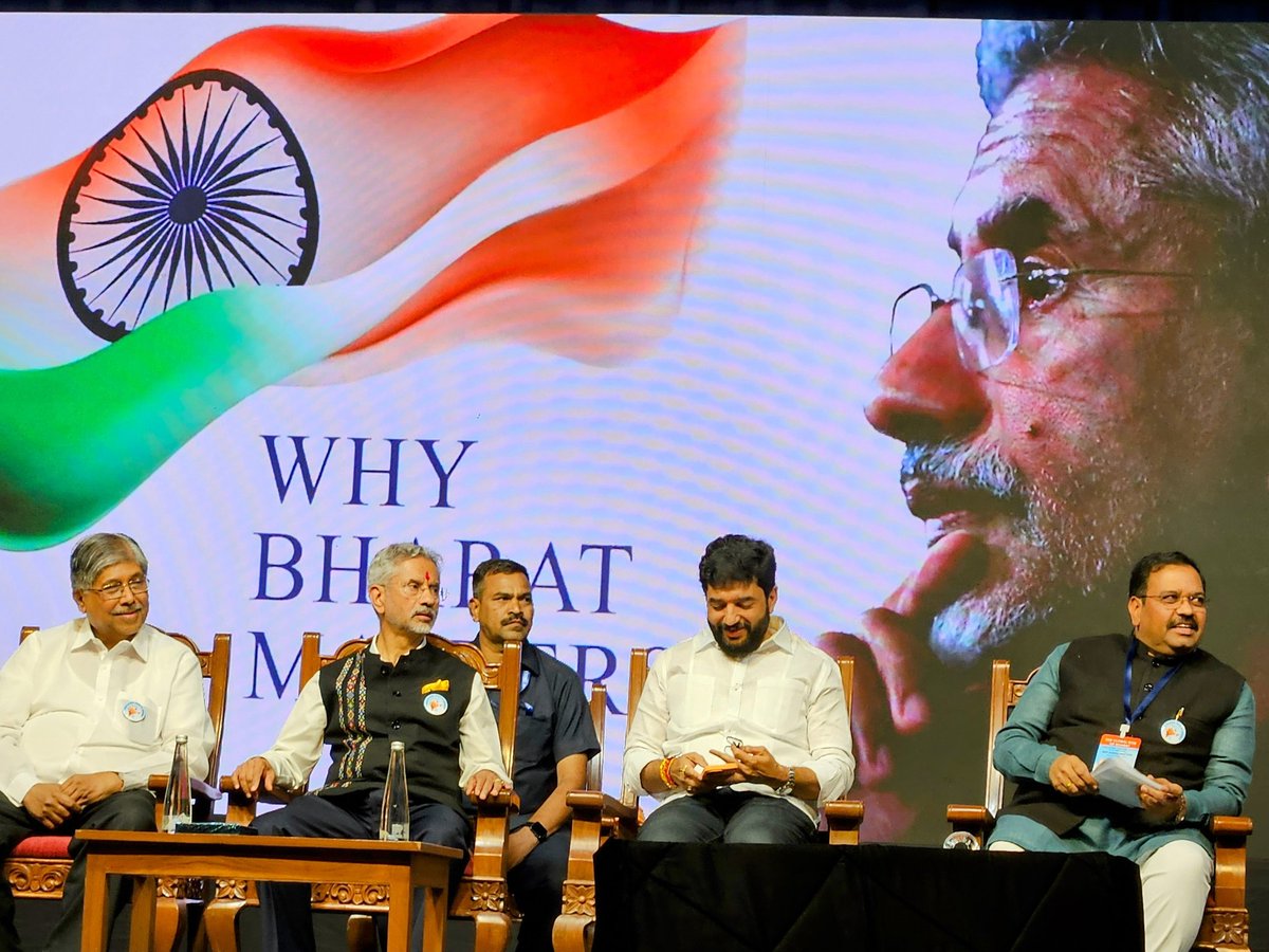 A super high energy and thrilling start to the program- WHY BHARAT MATTERS in Pune with Hon. External Affairs Minister Shri @DrSJaishankar ji.
#ViksitBharat #WhyBharatMatters