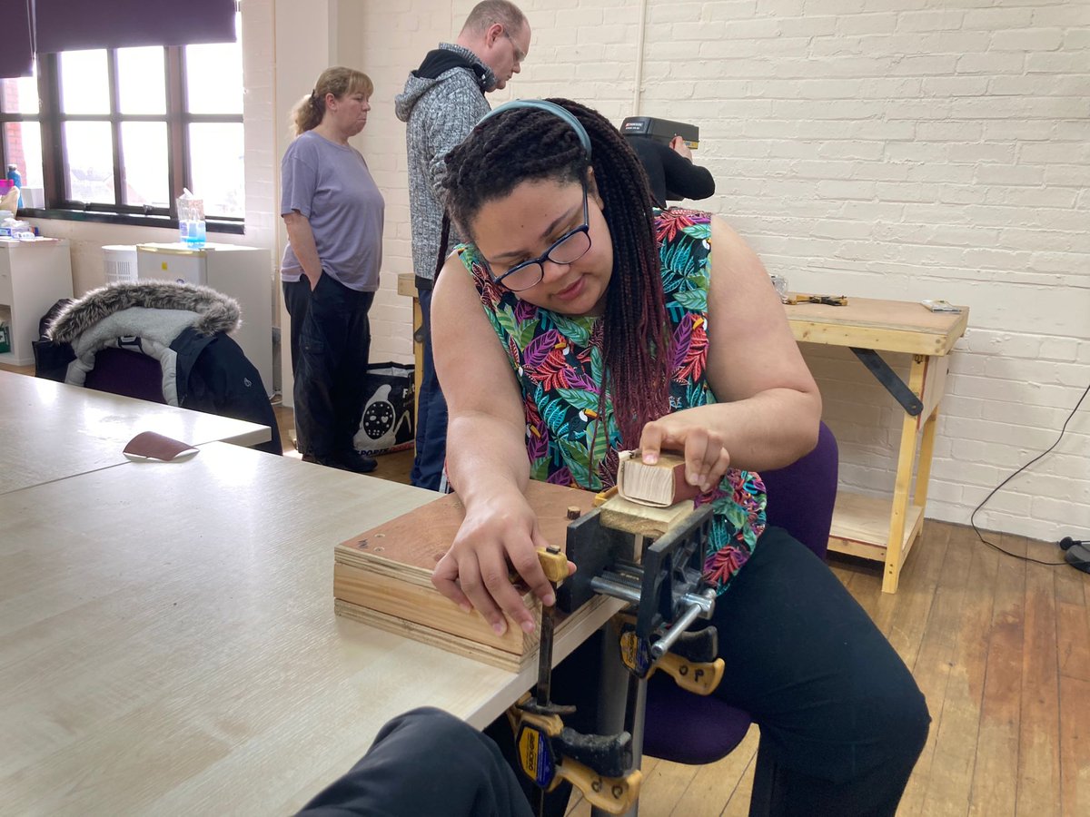 GDA__online's tweet image. We&apos;ve been busy! Big thanks to @BoomerangWood for bringing their woodworking activities to us, &amp;amp; the #MultiplyProgramme for funding this work!

GDA members selected a wood type and created keyrings and crafts, getting to grips with the Japanese saw and pillar drill. Lots of fun!