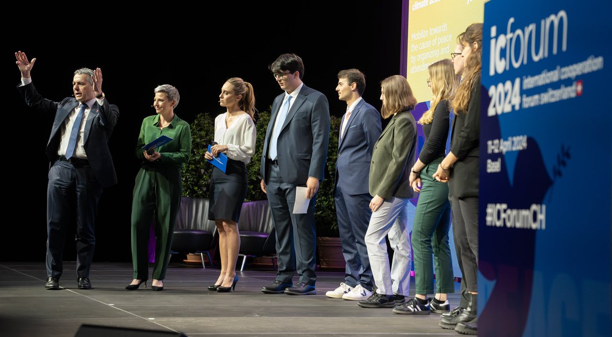 ignaziocassis's tweet image. Beim #ICForumCH, inspiriert von Erinnerungen &amp;amp; heutigen Herausforderungen, bewundere ich das #Jugendmanifest. 

Es hebt kritisches Denken &amp;amp; Zusammenhalt hervor.

Dank an die jungen Visionäre für ihre frischen #Ideen &amp;amp; ihre unermüdlichen #Geist auf dem Weg zu Frieden.
