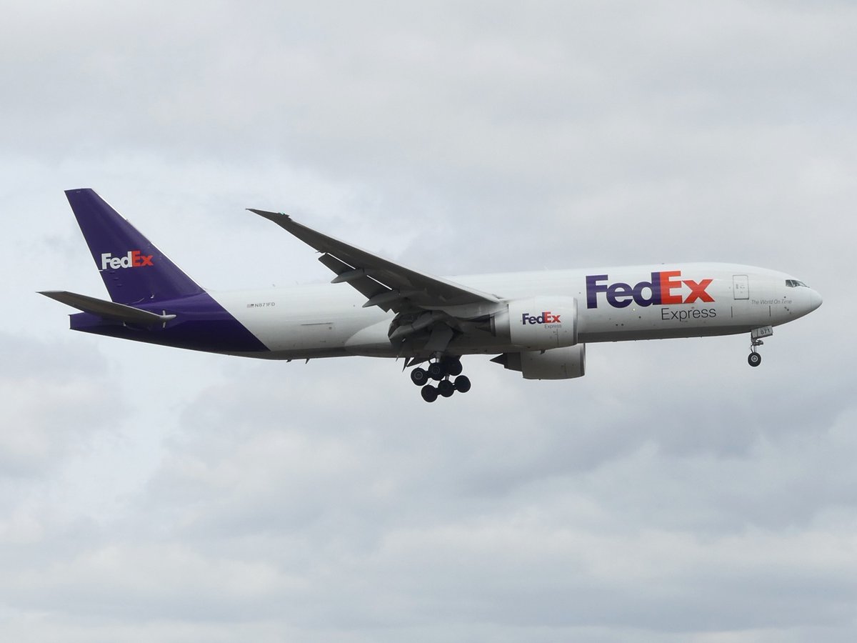 ten_koji1103's tweet image. 2024/4/11成田国際空港外周にて　16L下り
FXのトリプルフレイター
フェデックス・エクスプレス　B777-F
FedEx Express
#B777 
#FedExExpress