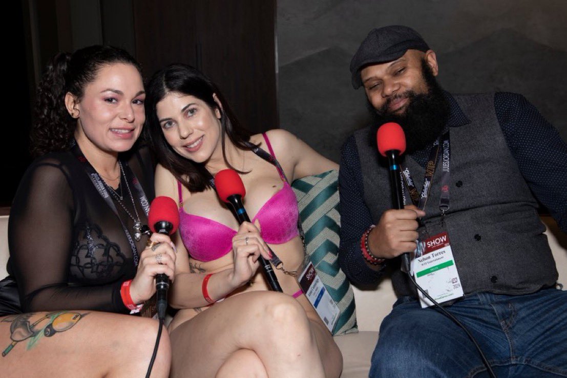 Check out the most recent episode @shykittygirl05 and special co-host @ButtplugBetty YouTube: youtu.be/Zhwlob3wbLQ?si… Rumble -Uncensored rumble.com/v4on8ri-wtf-tv… 📷@924Photos #WTFTVLive #WTFTV @AEexpo