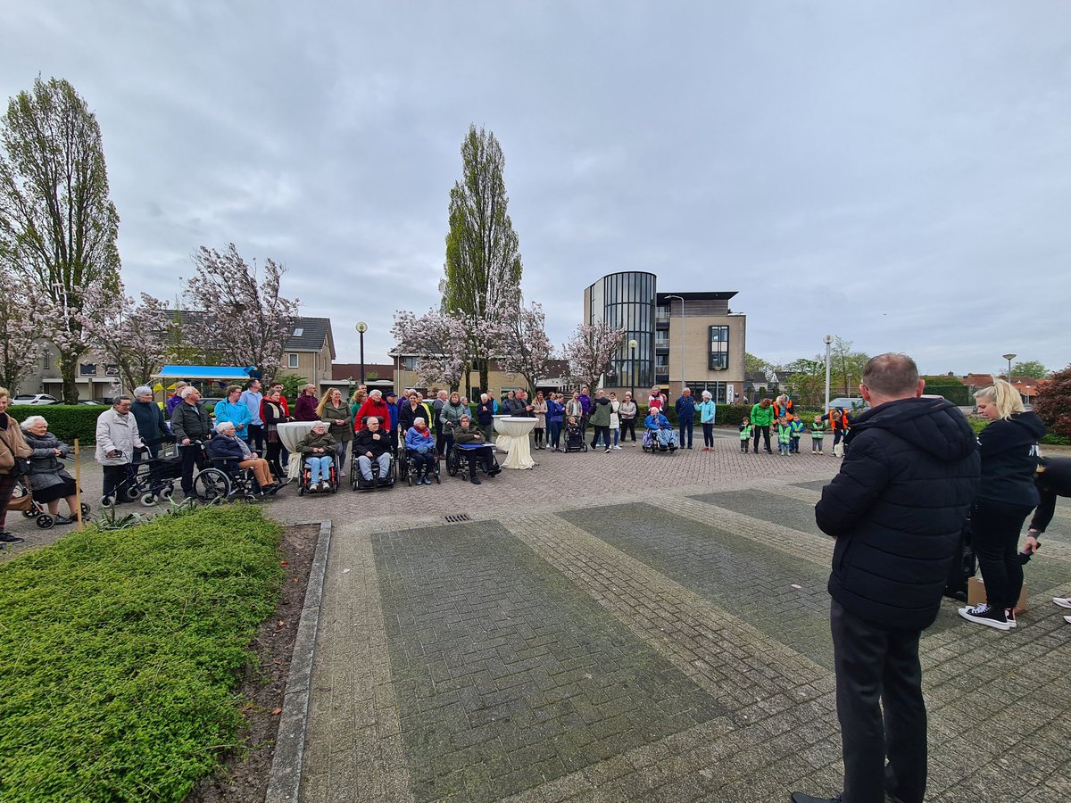 Vanmorgen mijn laatste 'officiële' handeling als wethouder: ik mocht de Kwiek-beweegroute bij <a href="/HetBaken_zorg/">Zorgverlening Het Baken</a> De Voord openen. Gezond bewegen in de buitenlucht, goed voor jong en oud!