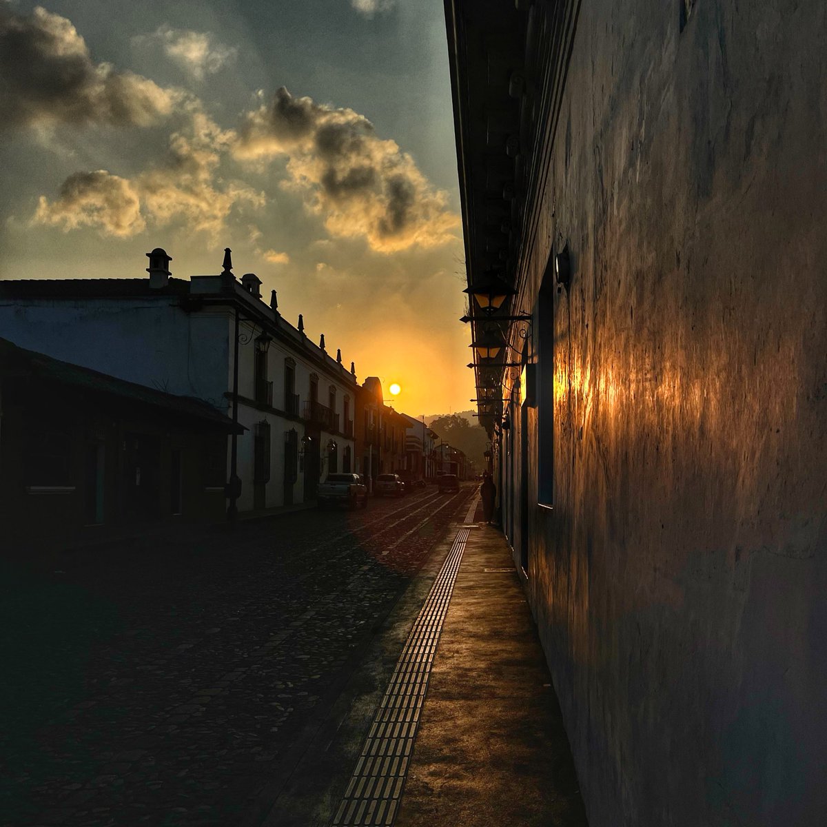 Buenos días #antiguaGuatemala #streetphotography
