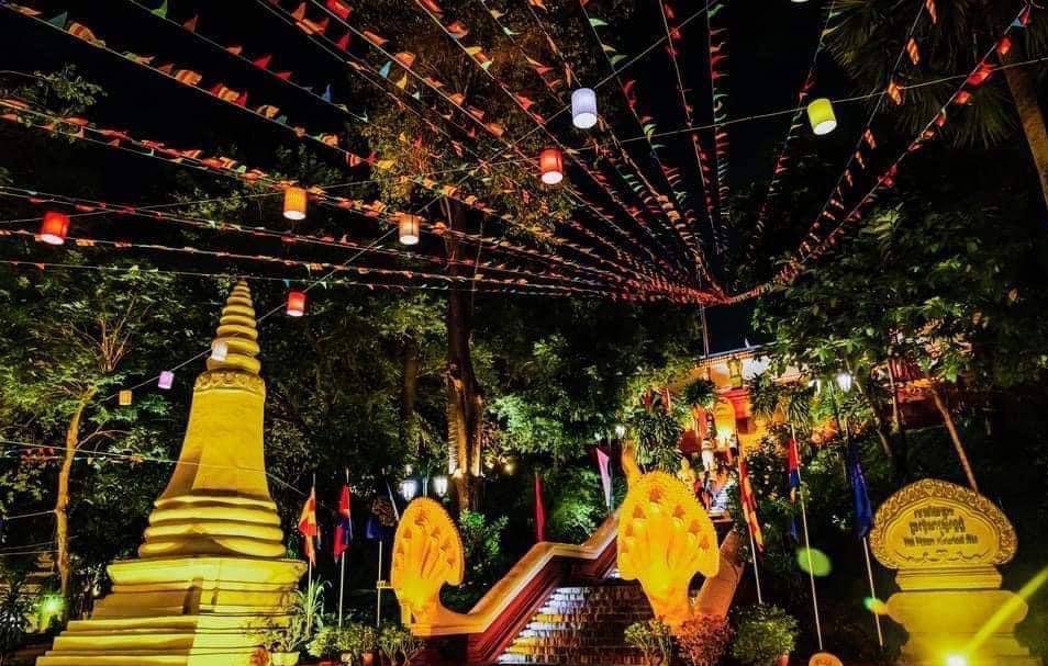lekchandeth's tweet photo. IN PICTURES: CAMBODIA’S BEST PLACES TO SEE
HAPPY KHMER NEW YEAR 
Need a private taxi 
Please contact  WhatApp: +85510507989 https://t.co/q5UZ1383J6