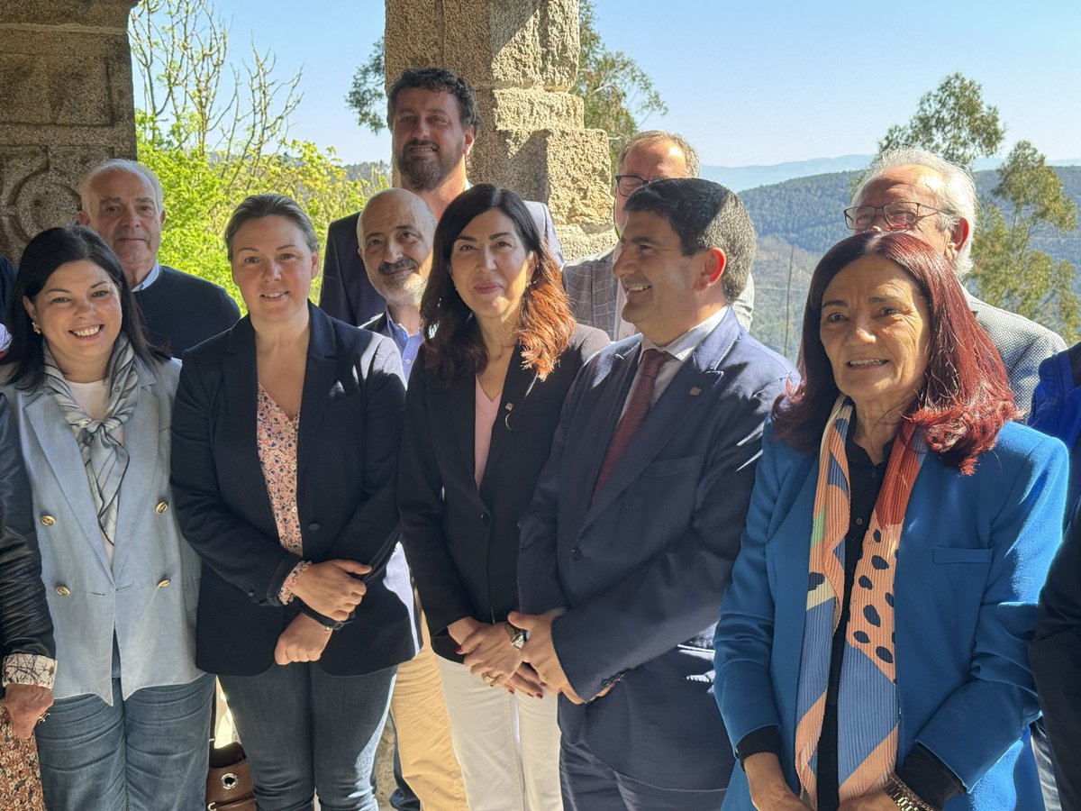 La candidatura de la #RibeiraSacra a Patrimonio Mundial de la @UNESCO_es es el impulso definitivo para la desestacionalización y diversificación del turismo en #Galicia. Hoy, la @TurismoEspGob, @rmorillo_setur, mostró el total apoyo del Gobierno a la propuesta gallega.