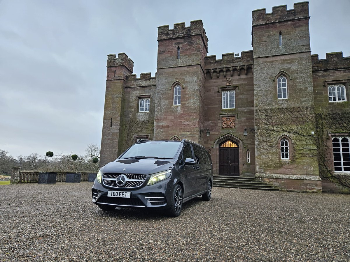 History lessons aplenty recently for some American clients at @GlamisCastle and @SconePalace.

#EdinburghExecutiveTravel #Edinburgh #glasgow #scotland #luxury #executivetravel #chauffeur #eet #scottishtourism #airporttransfers #businesstravel #golftours #scottishhighlands