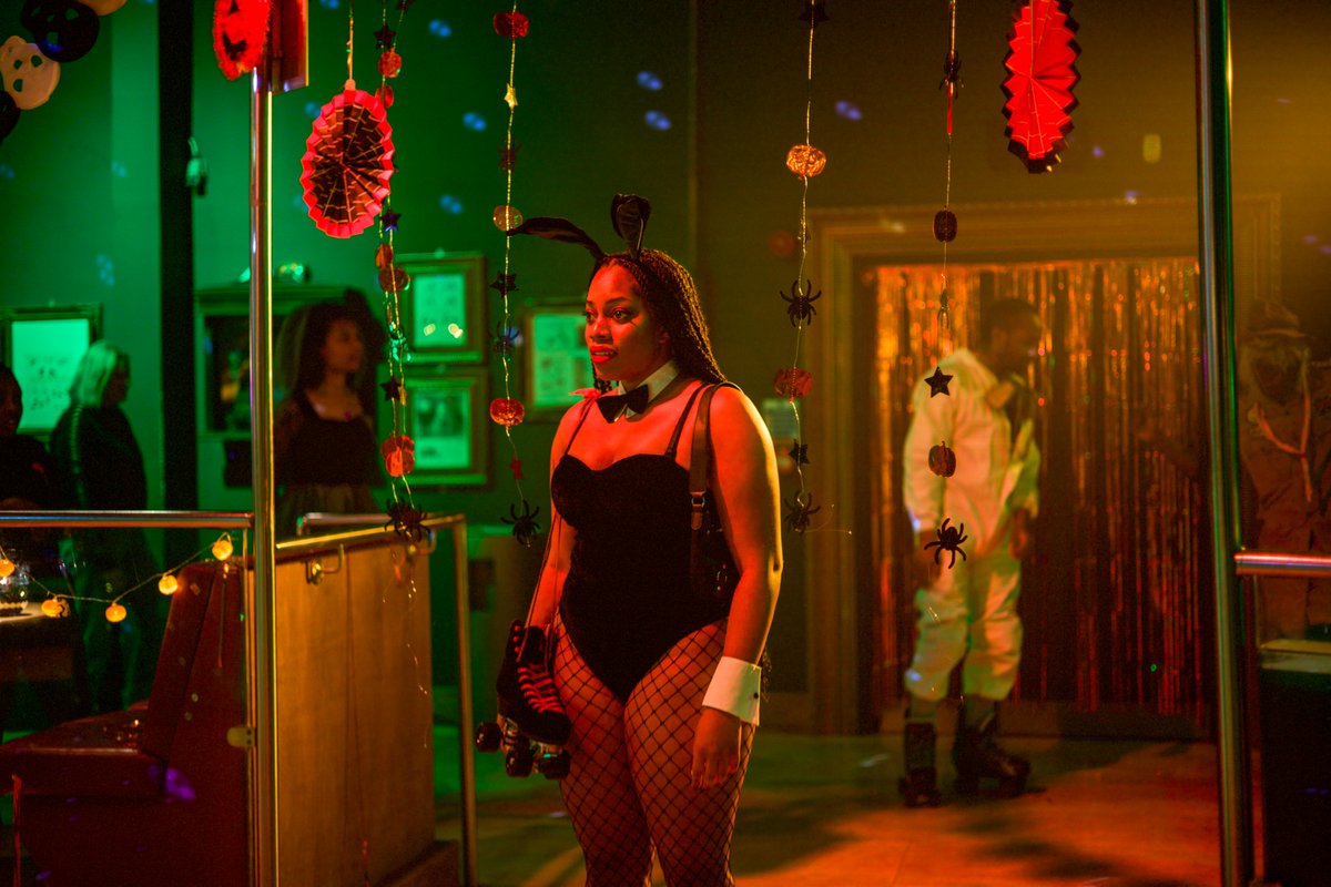 Did someone say a Bridget Jones sequel? @candicec_w
<a href="/sallyephillips/">Sally Phillips</a> 👀 #Queenie