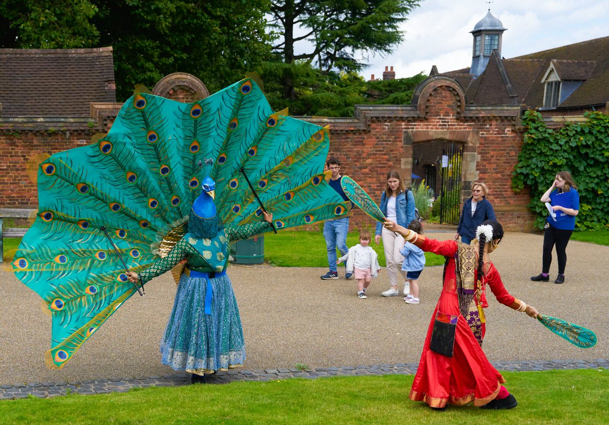 We, alongside @ThePlaceLondon, are co-producing a brand new work for The Playground Tour. A 6-week tour. Looking for 2 London based Indian classical/& or acrobatic contemporary dancers & 2 understudies to tour with us! To find out more: tinyurl.com/m86zpbf5 📧info@ssco.org.uk