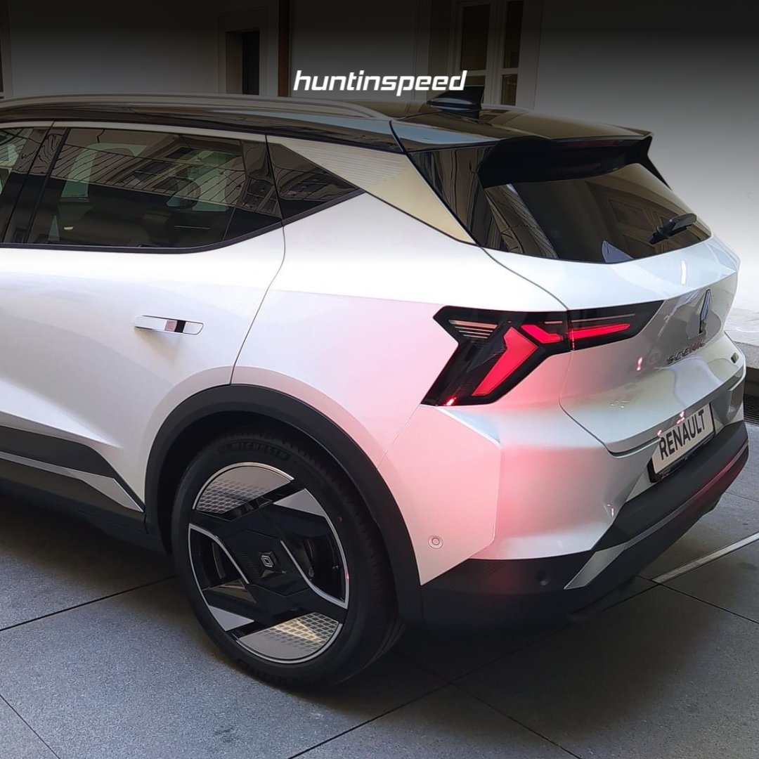 huntinspeedwrld's tweet photo. European Car of the Year (COTY) 2024, Renault Scénic E-tech, is another promising #EV. This model has always been synonymous of space, which it has retained even in the new EV version. It offers a very compact length (less than 4.5 m) 🔋 87 kWh battery is the largest in class 🇫🇷 https://t.co/H9xc2E13gs