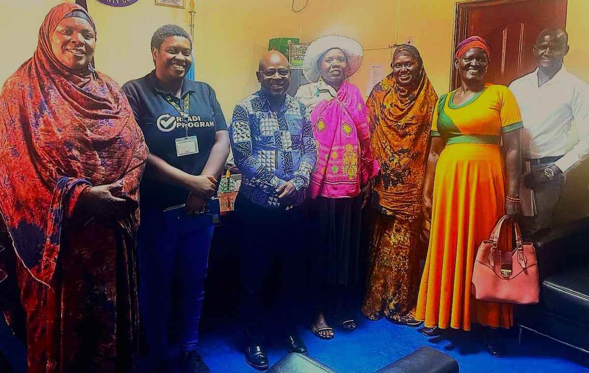 The Deputy Governor, @DrJohnErus hosted the Etowa Aboliaro Women Group in his office at the County's HQ. This business organization recently trained women on income generating skills at the Women and Girls' Safe Space supported by @RESCUEorg in Lodwar.