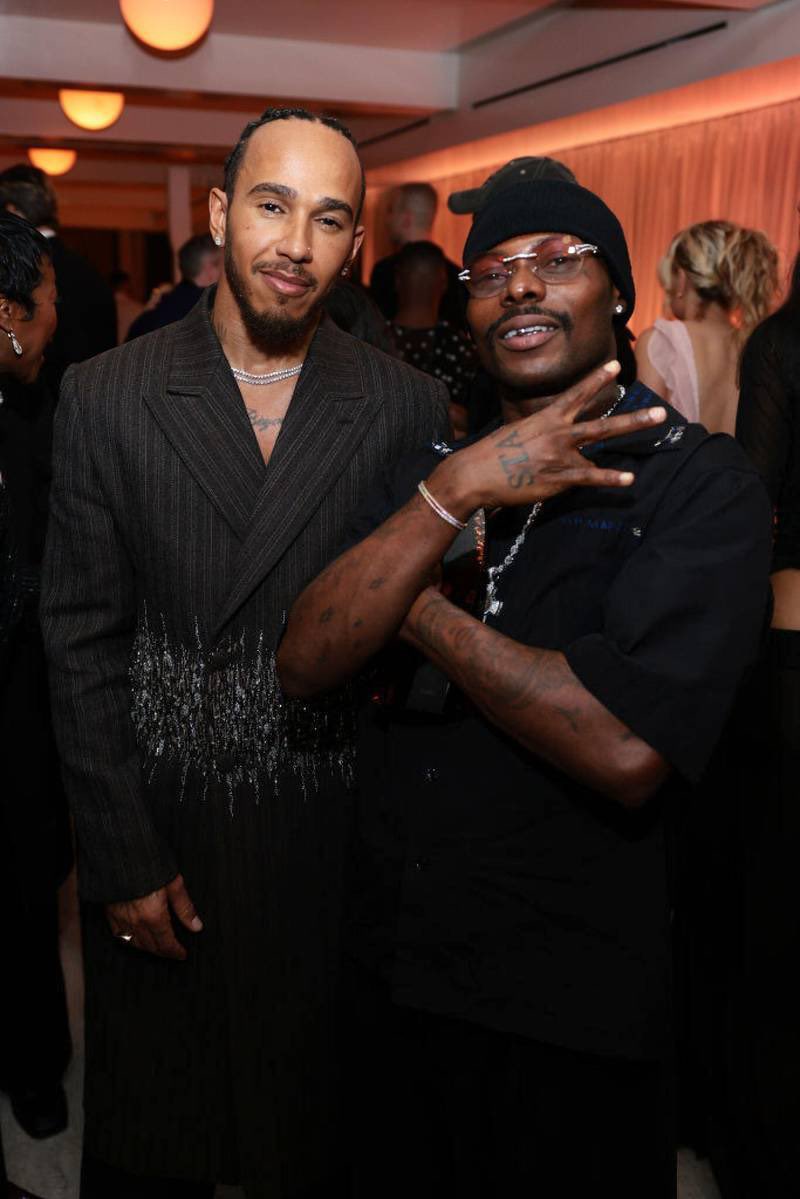 📸 Asake connecting with Lewis Hamilton at the #GQCreativityAwards (2024)