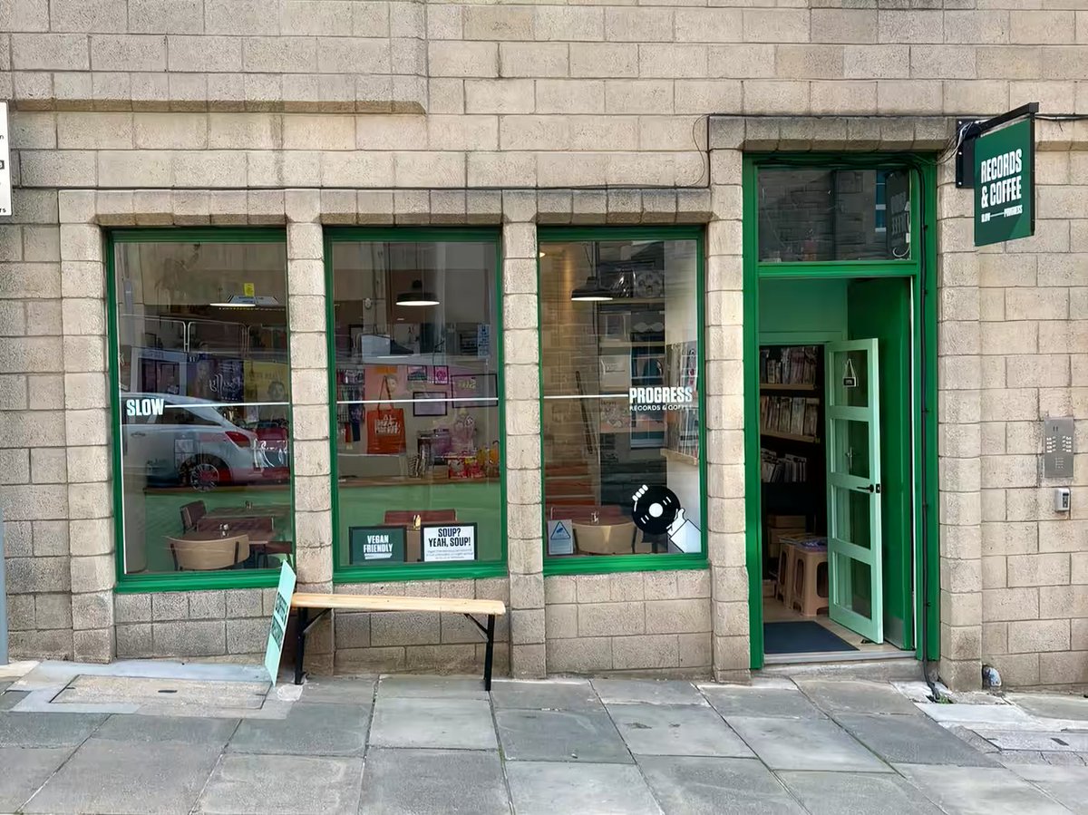 NYcheesy's tweet image. #SlowProgress Records AND Coffee 🥰
Blackfriars St
#Edinburgh