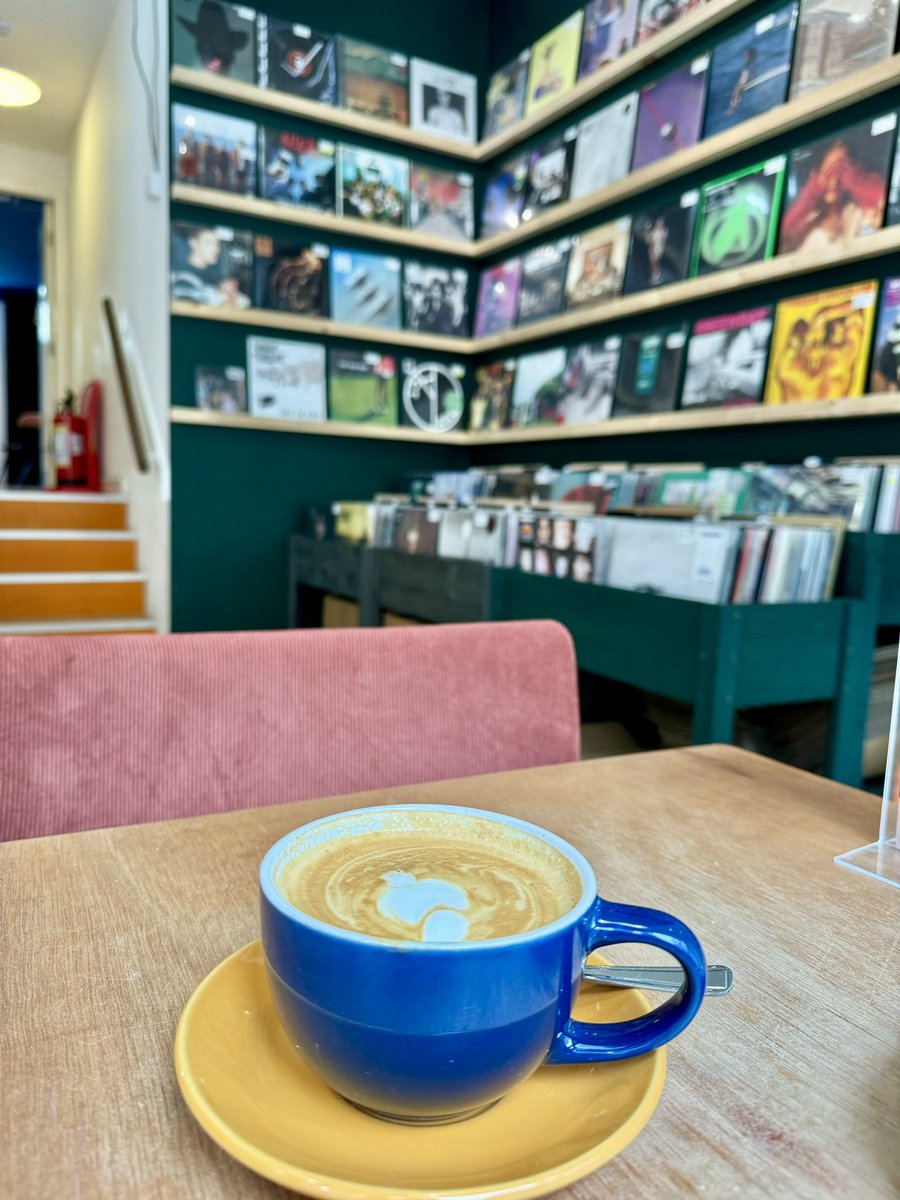 NYcheesy's tweet image. #SlowProgress Records AND Coffee 🥰
Blackfriars St
#Edinburgh
