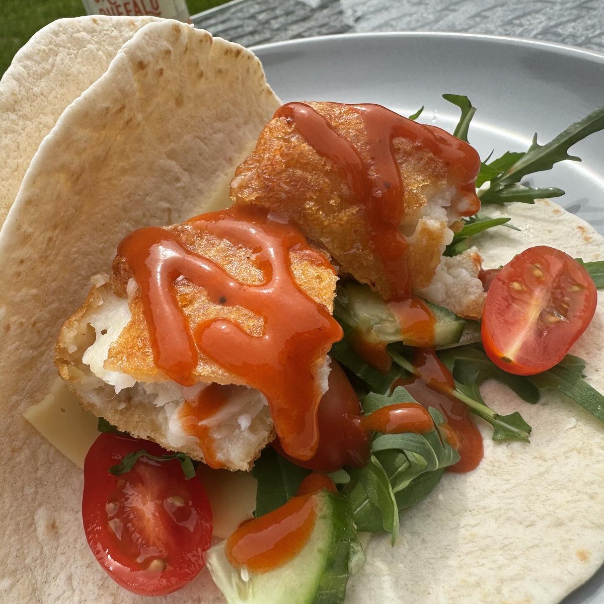 Quick lunch of Buffalo fish tacos. @AldiUK tempura fish burgers are a great hack for these. Cut into 4 once cooked & add 2 chunks per taco with cucumber, rocket, tomato, cheese, tartare sauce & finish with our Original Buffalo Hot Sauce 👌