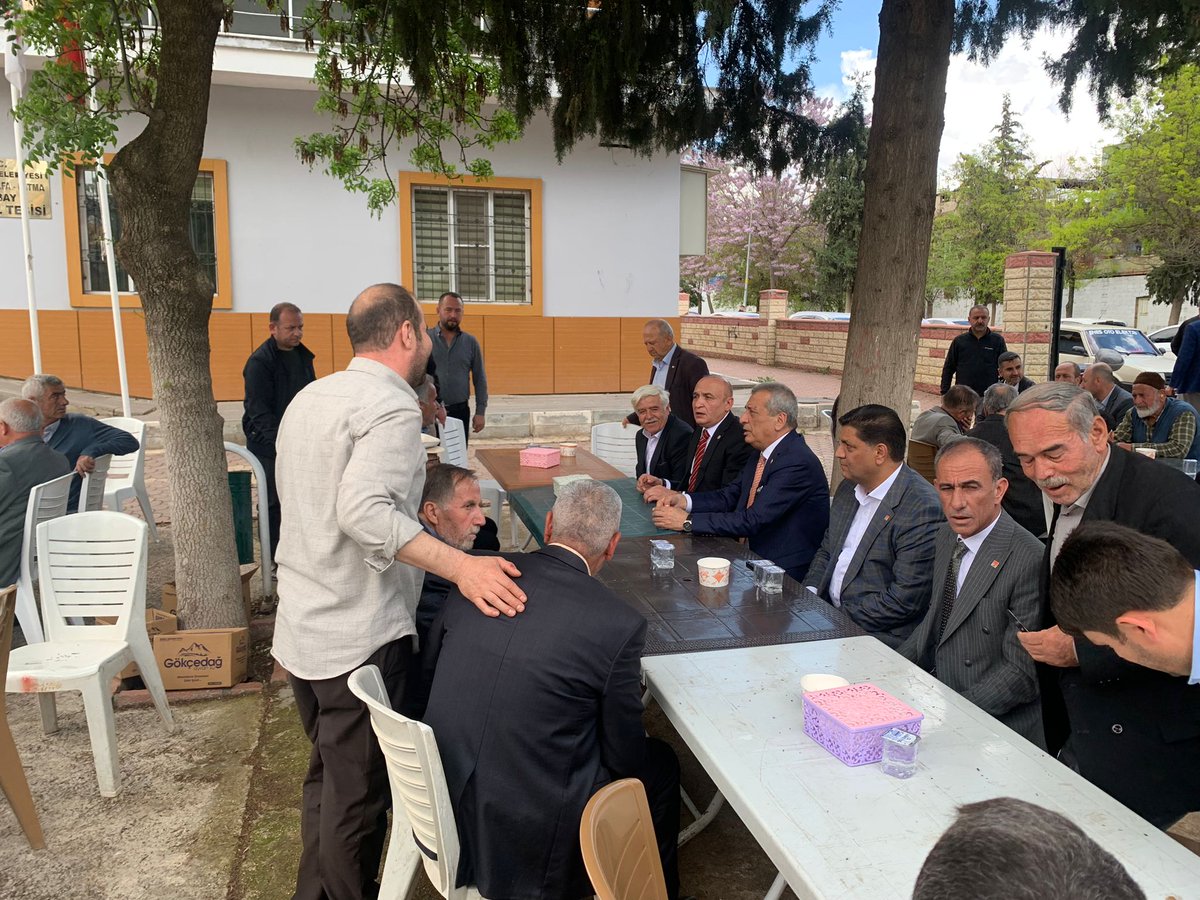 📍Oğuzeli Partilimiz (Merhum) Mustafa Keser'in hanımı, Mehmet Keser'in kıymetli annesi Sülbiye Keser'in taziyesine katılım sağladık. Merhumeye Allah'tan rahmet yakınlarına ve Keser ailesine başsağlığı dilerim.