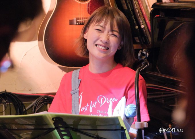 待っててくれてた方々ありがとう 久々に アコースティックライブやるよ  7/6  新宿で✨️  皆と距離が近い場所で久々にちゃんと歌い手として歌う日。 歌えなくなって体重が一時期40キロ以下になった。 やっともとの体重より増えて声量はもどってるのか、また歌い込む日がもどってきた。&hellip;